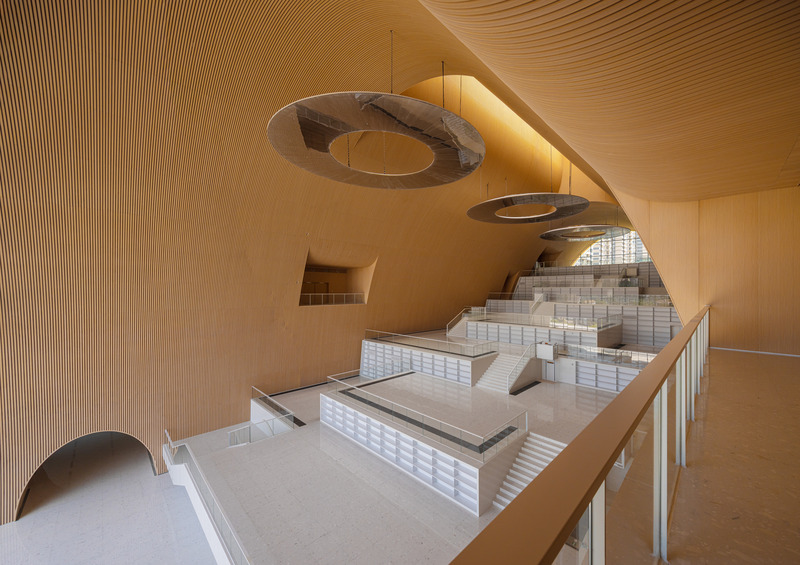 Press kit | 5204-03 - Press release | Hengqin Culture & Art Complex: A Beacon of Growth and a Bastion of Arts and Culture - Yunchao Xu/Atelier Apeiron - Commercial Architecture - Natural light in library  - Photo credit:  Schran Image 