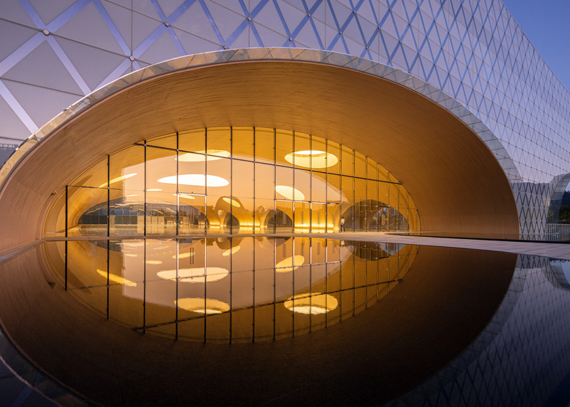 Press kit | 5204-03 - Press release | Hengqin Culture & Art Complex: A Beacon of Growth and a Bastion of Arts and Culture - Yunchao Xu/Atelier Apeiron - Commercial Architecture - Art exhibition hall  - Photo credit:  Schran Image 