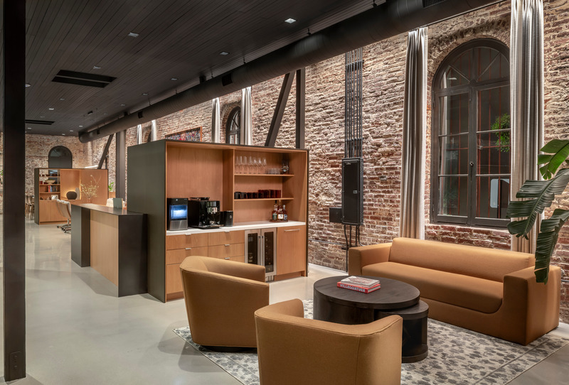 Dossier de presse | 6576-04 - Communiqué de presse | Hayes Group Architects Honored for Its Modern Projects in Silicon Valley - Hayes Group Architects - Architecture commerciale -  <p class="">726 Main Street. The project team includes Stormland Group (client); Hayes Group Architects; Cody Vermette Group (contractor); Morris Shaffer Engineering, LLP (structural); Bayside Mechanical, Inc.; TNT Plumbing Co.; and Keene Electric, Inc.</p>  - Crédit photo : Patrik Argast