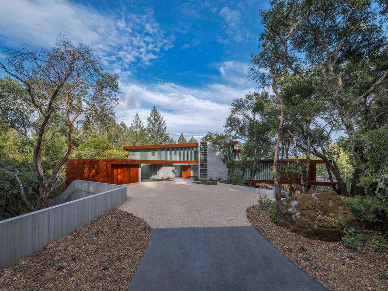 Press kit | 2757-49 - Press release | Swatt + Partners Defines California Modern Luxury - Swatt + Partners - Residential Architecture -  <p class="">Whispering Stones is connected from the road by a sinuous 2/3 mile long drive routed to preserve as much of the natural landscape as possible. </p>  - Photo credit: Tim Griffith