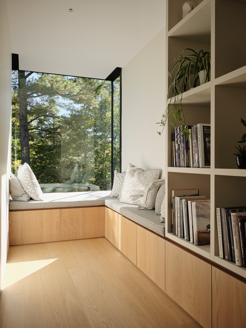 Dossier de presse | 7627-01 - Communiqué de presse | Entre lac et forêt - LOCUS architecture+design - Architecture résidentielle - Crédit photo : Maxime Brouillet