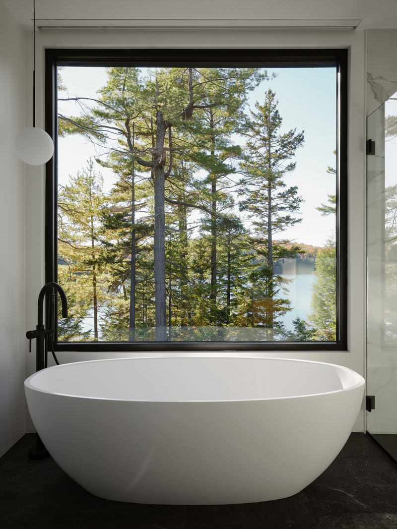 Dossier de presse | 7627-01 - Communiqué de presse | Entre lac et forêt - LOCUS architecture+design - Architecture résidentielle - Crédit photo : Maxime Brouillet