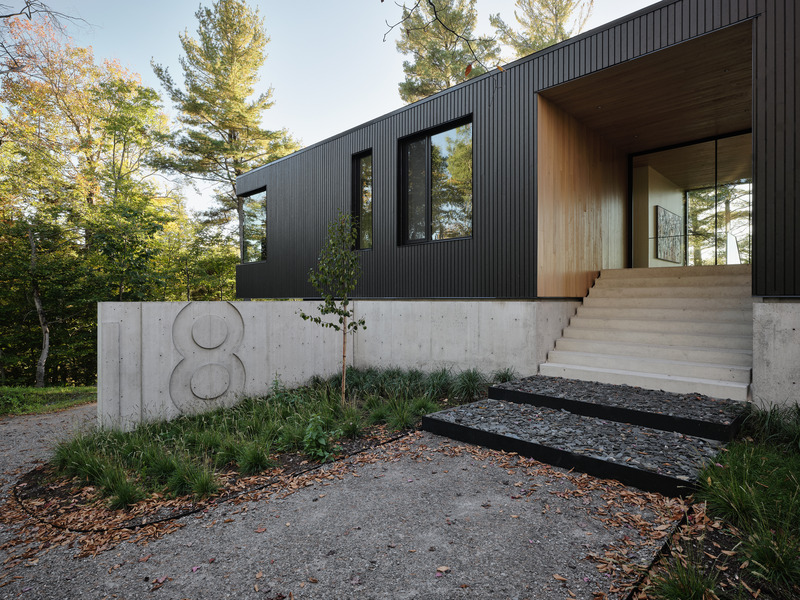 Dossier de presse | 7627-01 - Communiqué de presse | Entre lac et forêt - LOCUS architecture+design - Architecture résidentielle - Crédit photo : Maxime Brouillet