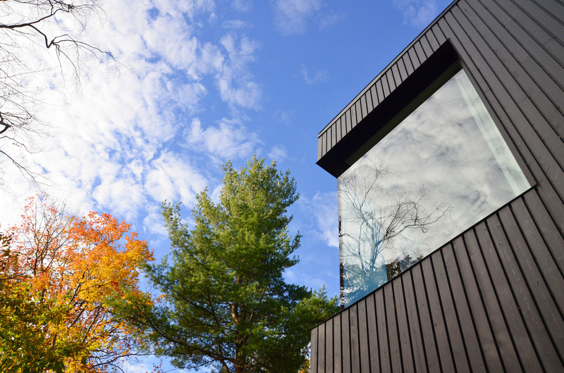 Dossier de presse | 7627-01 - Communiqué de presse | Entre lac et forêt - LOCUS architecture+design - Architecture résidentielle - Crédit photo : Thomas Evans