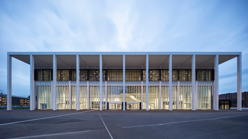 Press kit | 6515-02 - Press release | Confex, Koelnmesse, Cologne Trade Fair - JSWD - Event + Exhibition -  Facade to Confex Plaza, main entrance - Photo credit: HG Esch<br>