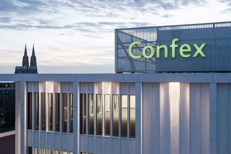Press kit | 6515-02 - Press release | Confex, Koelnmesse, Cologne Trade Fair - JSWD - Event + Exhibition - Confex and Cologne Cathedral<br> - Photo credit: HG Esch