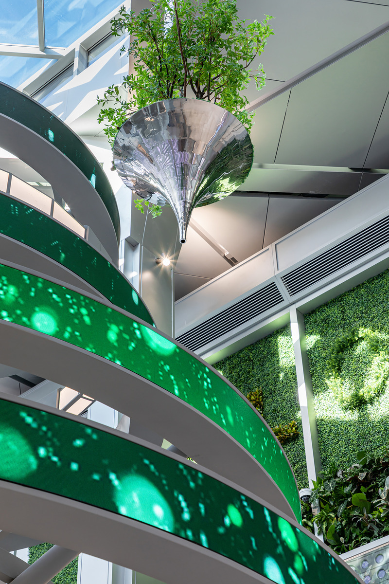 Press kit | 4150-12 - Press release | Deloitte University Asia Pacific China - aoe - Commercial Interior Design - The Magentic Wall and the Tree of Culture &amp;Values - Photo credit:  Ray Xin 
