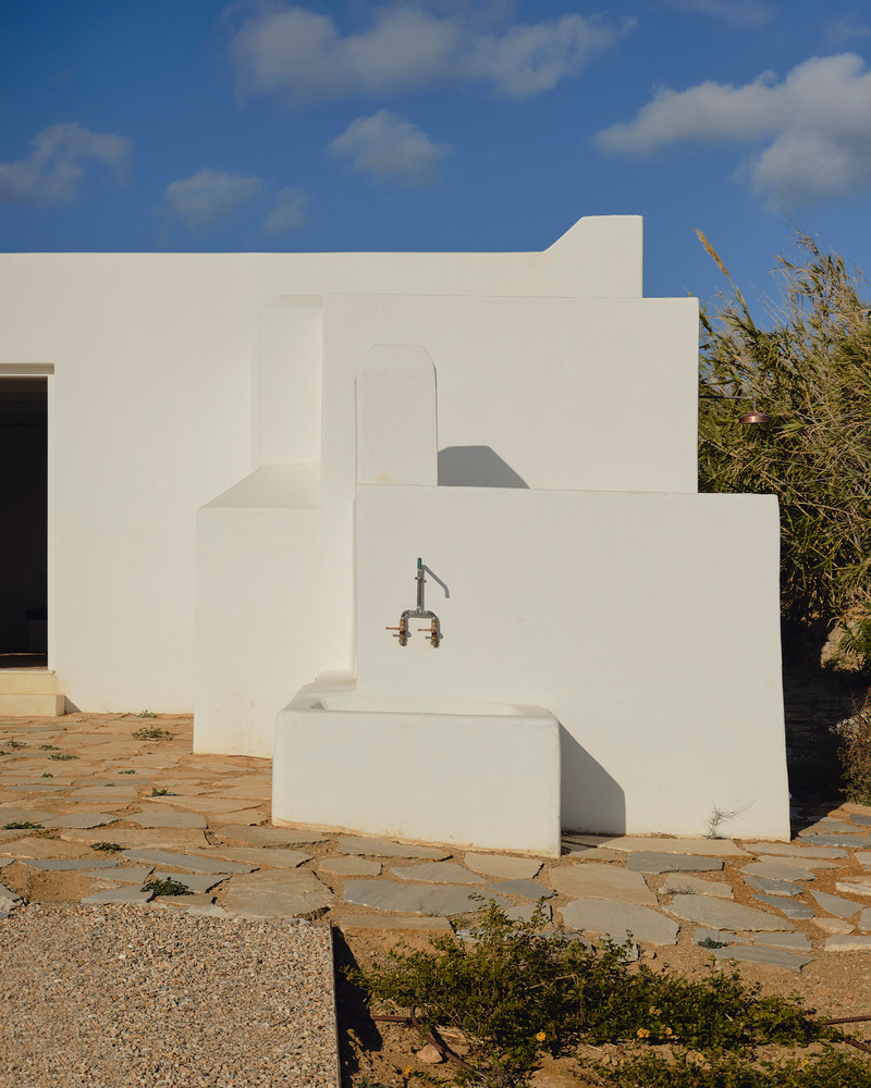 Dossier de presse | 5840-03 - Communiqué de presse | Beachhouse in Agia Kyriaki - ARP - Architecture Research Practice - Architecture résidentielle - Crédit photo : Giulio Ghirardi 