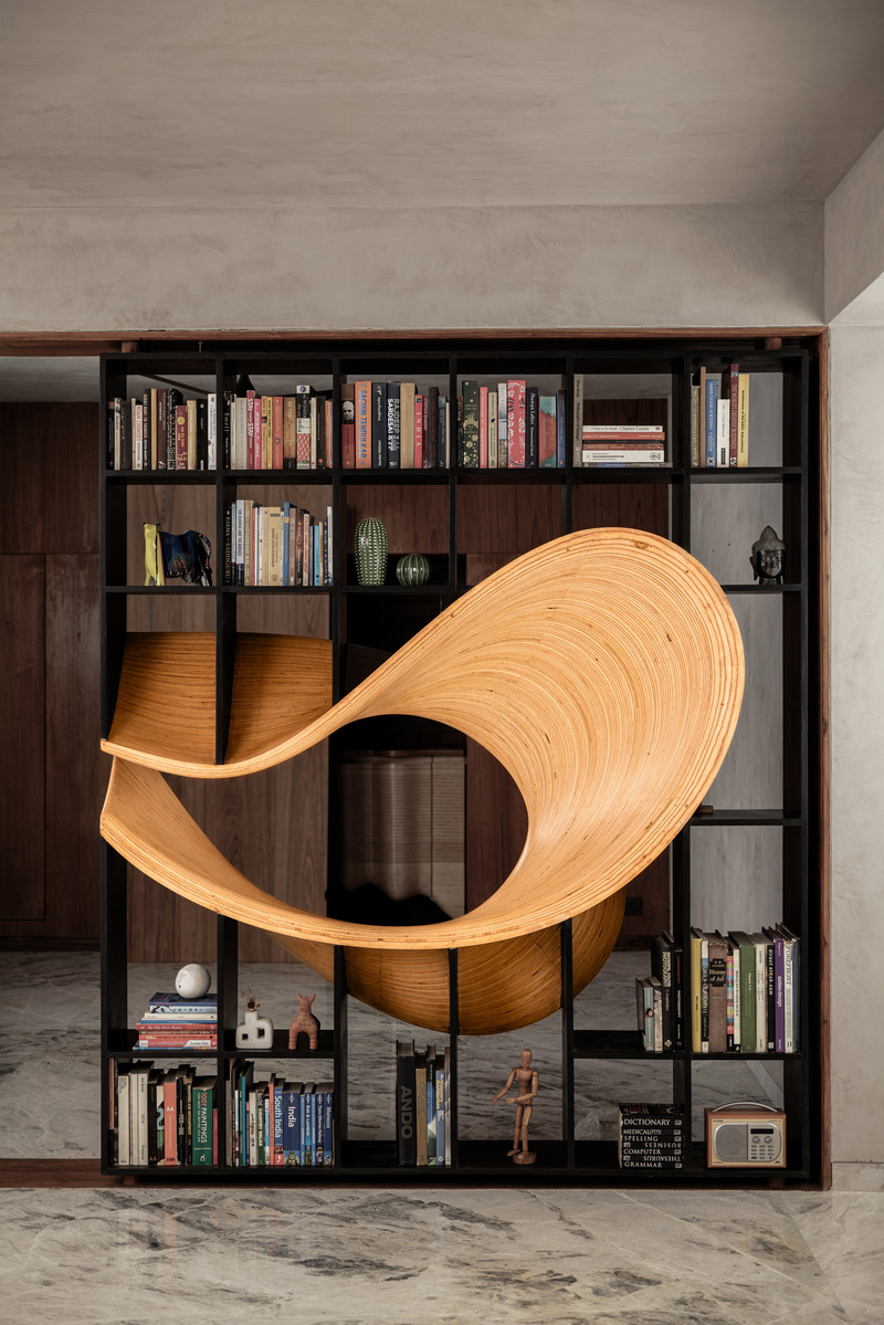 Press kit | 6986-03 - Press release | andblack design studio Debuts Internationally with LOOP Furniture Series - andblack design studio - Product -  LOOP bookshelf  - Photo credit: Ravi Mistry