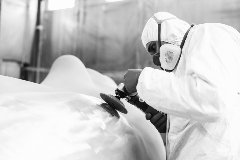 Press kit | 4232-28 - Press release | Superfici Venice Collection by Materica - Materica - Product -  Polishing process in progress  - Photo credit:  Courtesy of Materica 