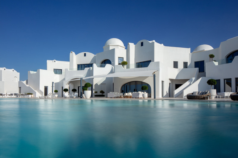 Dossier de presse | 7501-05 - Communiqué de presse | Fifth Annual LIV Hospitality Design Awards Announces Winners for Outstanding Design & Architecture - 3C Awards - Concours - Anantara Santorini Abu Dhabi Retreat, E11 Design - Crédit photo : <p style="">Anantara Santorini Abu Dhabi Retreat</p>