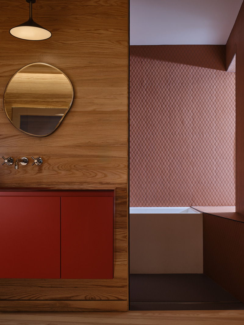 Dossier de presse | 7679-01 - Communiqué de presse | La maison passive West Don Ravine : la progression naturelle de Poiesis Architecture vers la conception passive - Poiesis Architecture - Architecture résidentielle - Salle de bain des invités - Crédit photo : Doublespace Photography