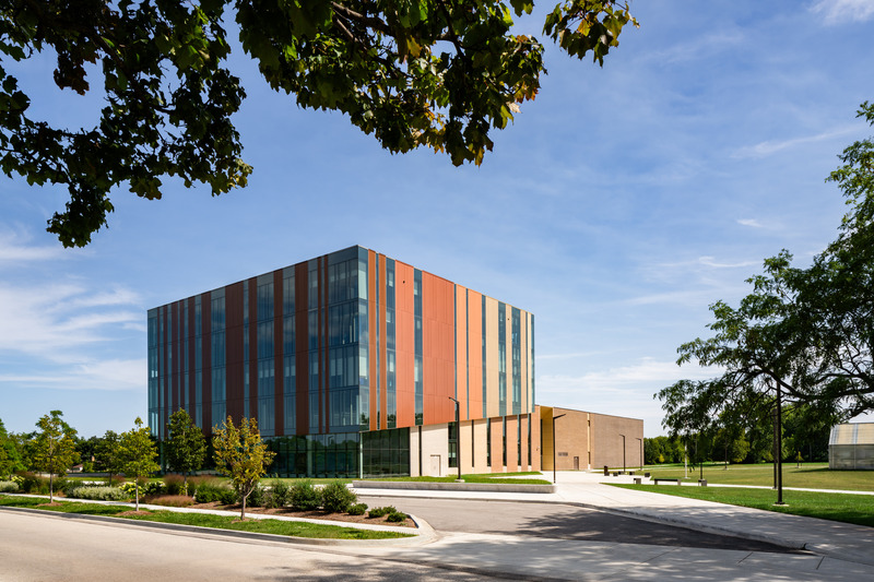 Press kit | 2329-10 - Press release | NEAL Math & Science Academy - JGMA - Institutional Architecture - Photo credit: Angie McMonigal