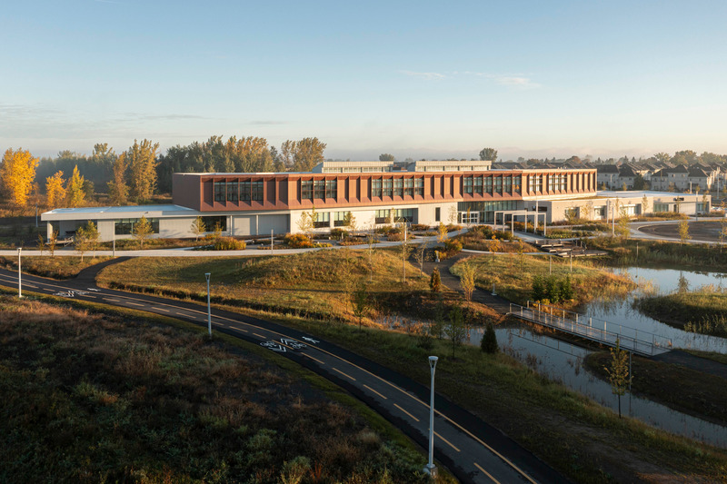 Dossier de presse | 1170-10 - Communiqué de presse | L’Espace citoyen des Confluents : une architecture résiliente au service de la communauté - Cardin Julien - Architecture institutionnelle - Crédit photo : David Boyer