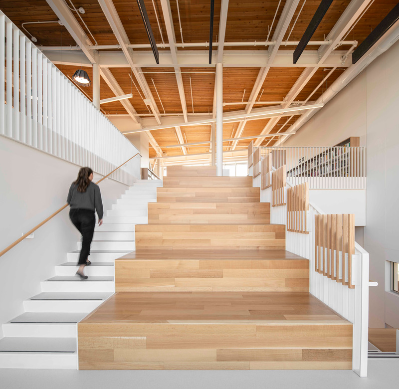 Dossier de presse | 1170-10 - Communiqué de presse | L’Espace citoyen des Confluents : une architecture résiliente au service de la communauté - Cardin Julien - Architecture institutionnelle - Crédit photo : David Boyer