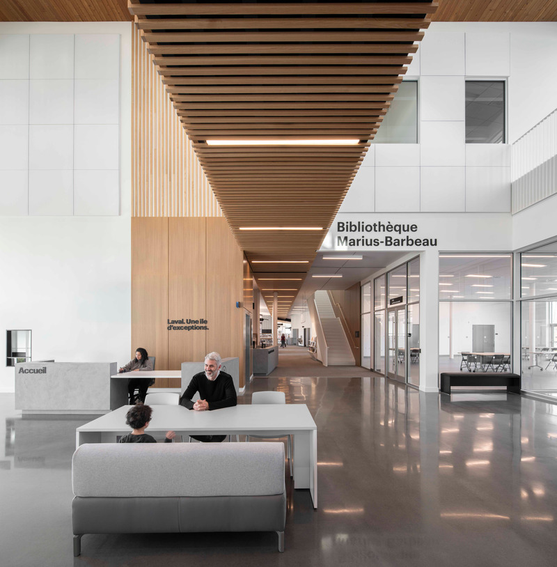 Dossier de presse | 1170-10 - Communiqué de presse | L’Espace citoyen des Confluents : une architecture résiliente au service de la communauté - Cardin Julien - Architecture institutionnelle - Crédit photo : David Boyer