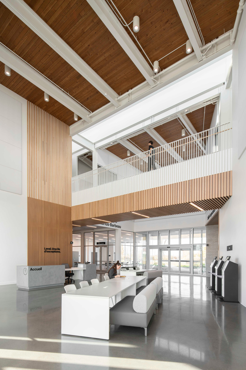 Dossier de presse | 1170-10 - Communiqué de presse | L’Espace citoyen des Confluents : une architecture résiliente au service de la communauté - Cardin Julien - Architecture institutionnelle - Crédit photo : David Boyer