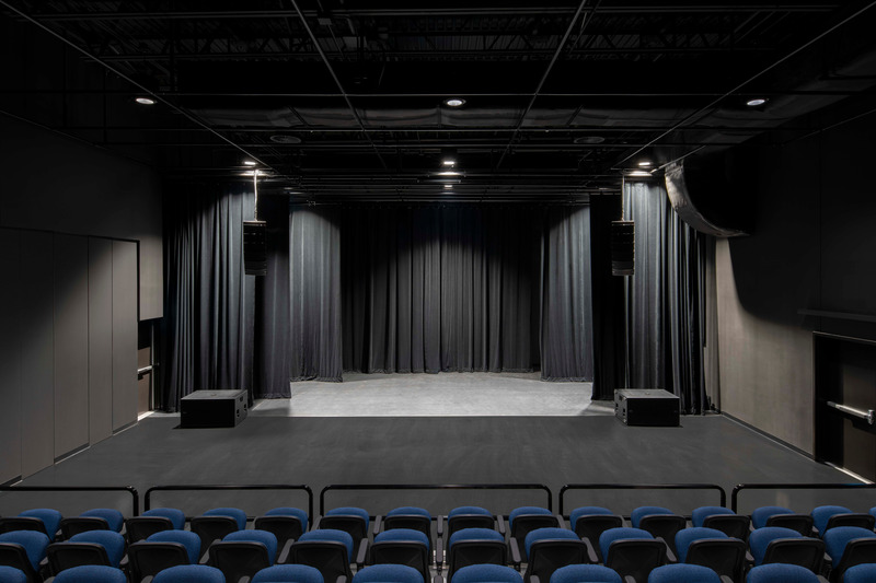 Dossier de presse | 1170-10 - Communiqué de presse | L’Espace citoyen des Confluents : une architecture résiliente au service de la communauté - Cardin Julien - Architecture institutionnelle - Crédit photo : David Boyer