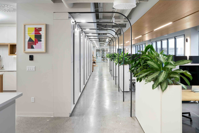 Press kit | 7683-01 - Press release | Made by Gather's Montreal Office - Espazio Design - Commercial Interior Design - Open area hallway - Photo credit: Made by Gather