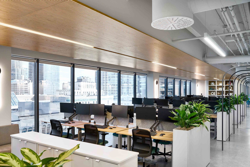 Press kit | 7683-01 - Press release | Made by Gather's Montreal Office - Espazio Design - Commercial Interior Design - Desks in open area - Photo credit: Made by Gather