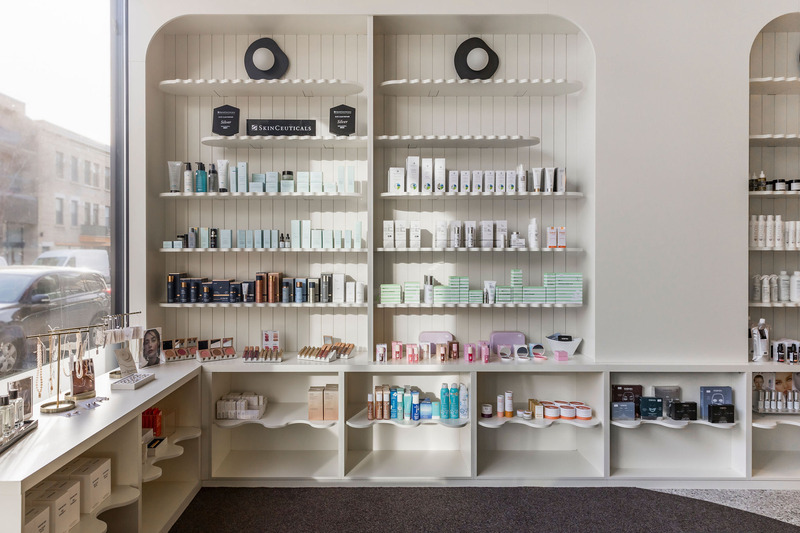 Dossier de presse | 6480-02 - Communiqué de presse | Espace Skins, la clinique médico-esthétique qui allie élégance, fonctionnalité, confort et confidentialité - Indee Design - Design d’intérieur commercial - Crédit photo : Caroline Thibault