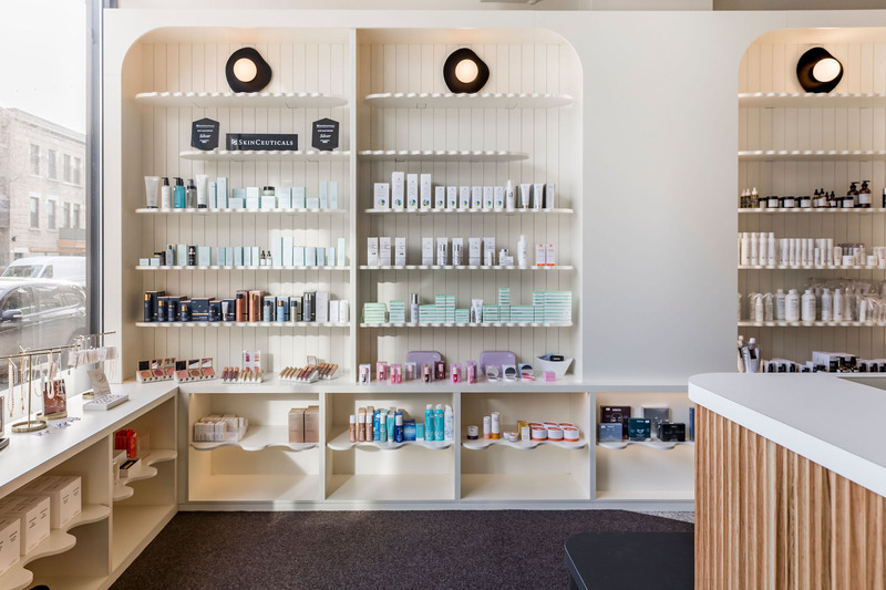 Dossier de presse | 6480-02 - Communiqué de presse | Espace Skins, la clinique médico-esthétique qui allie élégance, fonctionnalité, confort et confidentialité - Indee Design - Design d’intérieur commercial - Crédit photo : Caroline Thibault