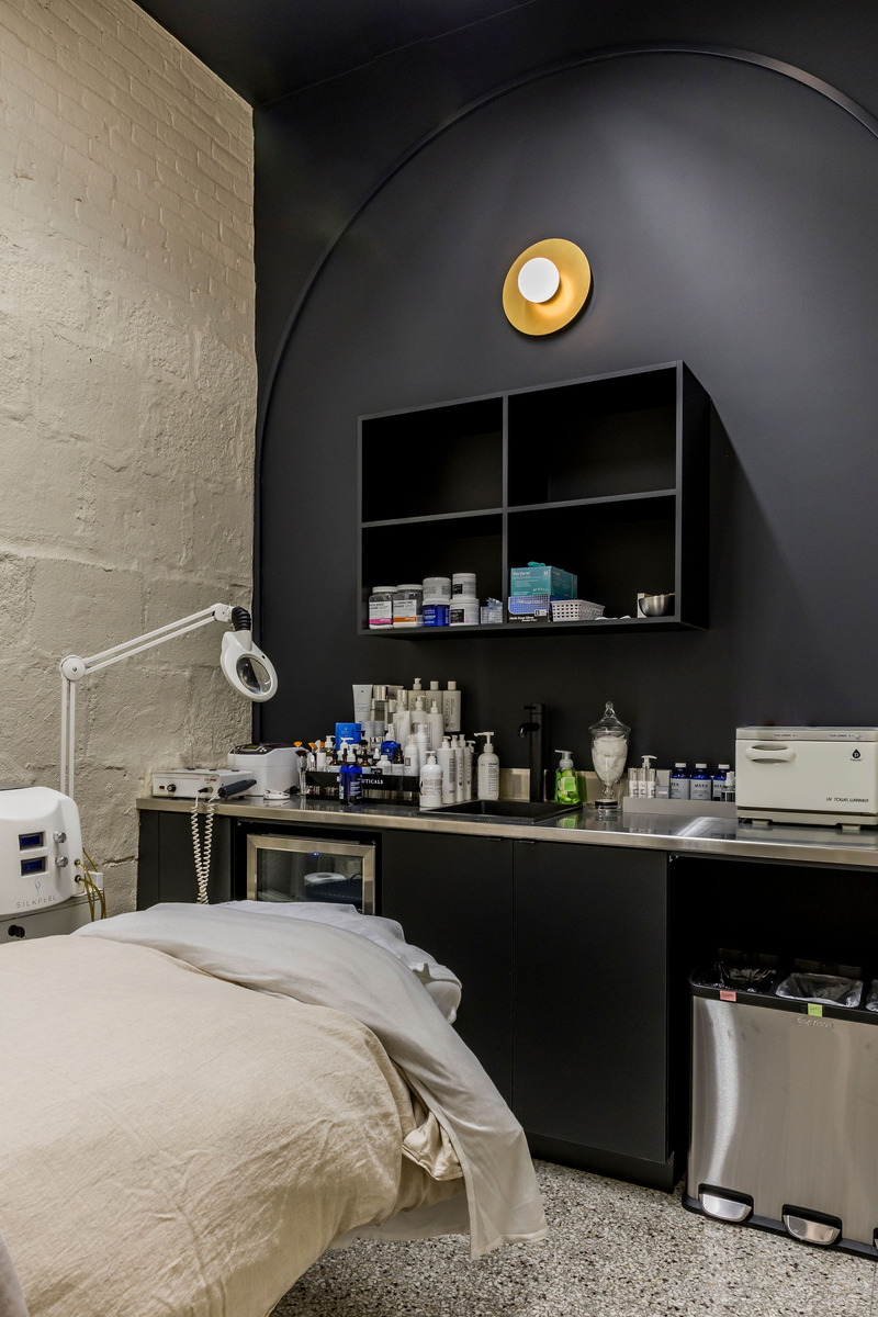 Dossier de presse | 6480-02 - Communiqué de presse | Espace Skins, la clinique médico-esthétique qui allie élégance, fonctionnalité, confort et confidentialité - Indee Design - Design d’intérieur commercial - Crédit photo : Caroline Thibault