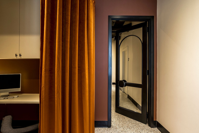 Dossier de presse | 6480-02 - Communiqué de presse | Espace Skins, la clinique médico-esthétique qui allie élégance, fonctionnalité, confort et confidentialité - Indee Design - Design d’intérieur commercial - Crédit photo : Caroline Thibault