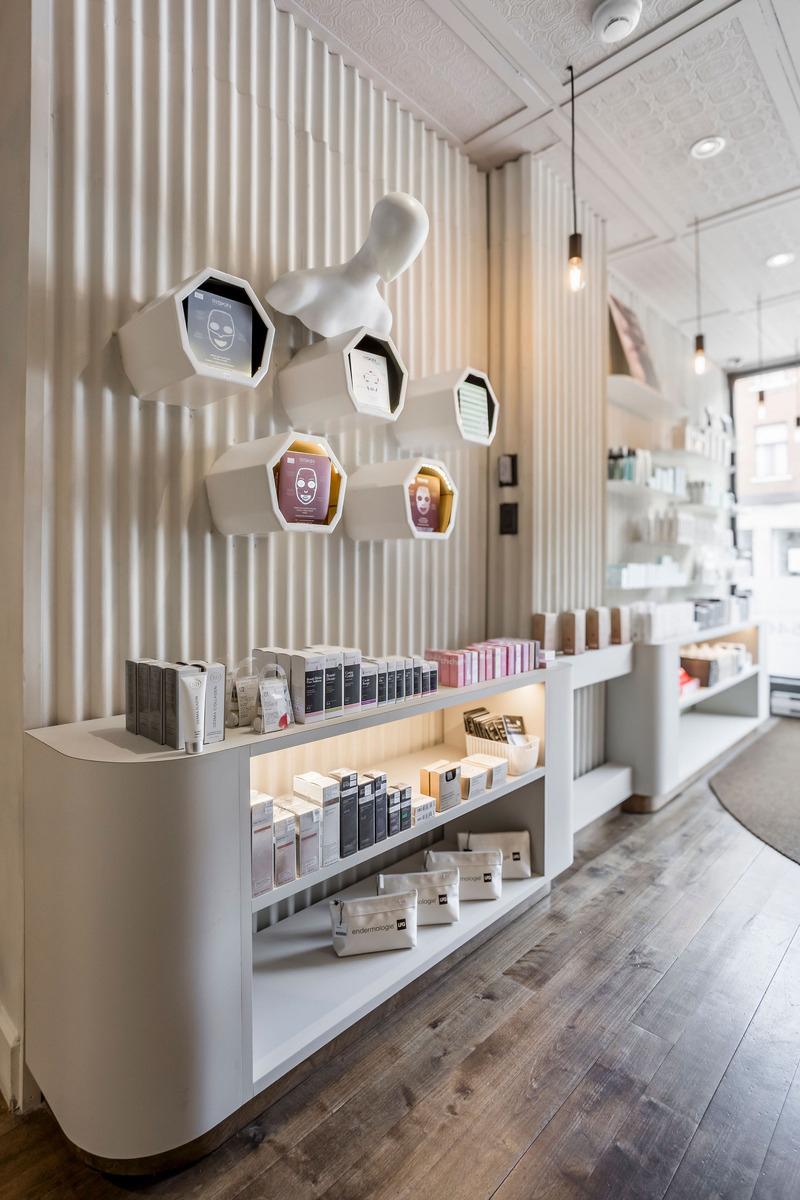 Dossier de presse | 6480-02 - Communiqué de presse | Espace Skins, la clinique médico-esthétique qui allie élégance, fonctionnalité, confort et confidentialité - Indee Design - Design d’intérieur commercial - Crédit photo : Caroline Thibault