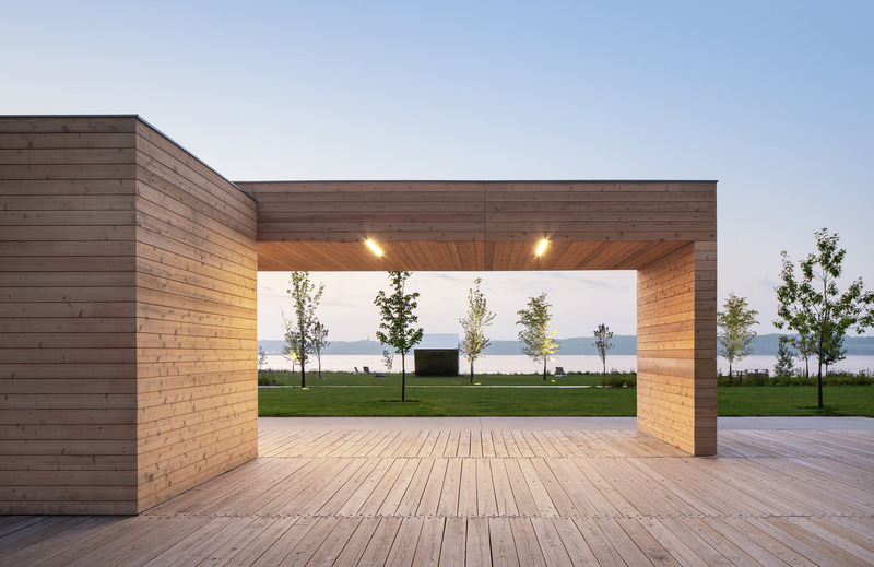 Dossier de presse | 7514-05 - Communiqué de presse | Prix d’excellence Cecobois 2025 : 18 réalisations d’exception en bois récompensées - Cecobois - Évènement + Exposition - <p class="">Lauréat dans la catégorie : Revêtements extérieurs </p><br><p class="">Promenade Samuel-De Champlain, phase 3​ (Capitale-Nationale) </p><p style=""><br></p><p style="">Félicitations à l’équipe de projet :  Commission de la capitale nationale du Québec (CCNQ), Société québécoise des infrastructures (SQI), Daoust Lestage Lizotte Stecker, AtkinsRéalis, anciennement SNC-Lavalin, WSP, Tetra Tech, Pomerleau, Construction BML, Construction Deric, Construction Citadelle, Beauvais &amp; Verret, Goodfellow, Maxi-Forêt, Equiparc  </p> - Crédit photo : Adrien Williams