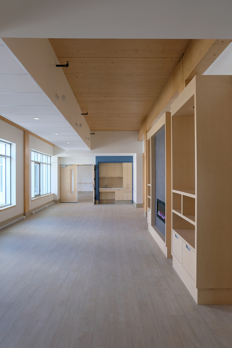 Dossier de presse | 7514-05 - Communiqué de presse | Prix d’excellence Cecobois 2025 : 18 réalisations d’exception en bois récompensées - Cecobois - Évènement + Exposition - <p class="">Lauréat dans la catégorie : Solutions innovantes </p><br><p class="">Maison des aînés | Maison Alternative de Saint-Hilarion (CIUSSSCN)​ (Capitale-Nationale) </p><p style=""><br></p><p style="">Félicitations à l’équipe de projet :  Ministère de la santé et des services sociaux | CIUSSS de la Capitale Nationale, Société québécoise des infrastructures (SQI) ,DMG architecture | Consortium, Groupe A | Consortium, GLCRM Architectes | Consortium, Provencher_Roy | Consortium, EMS Ingénierie, Bouthillette Parizeau et Associés (BPA), Structure Fusion  </p> - Crédit photo : Simon Villeneuve | Groupe A  