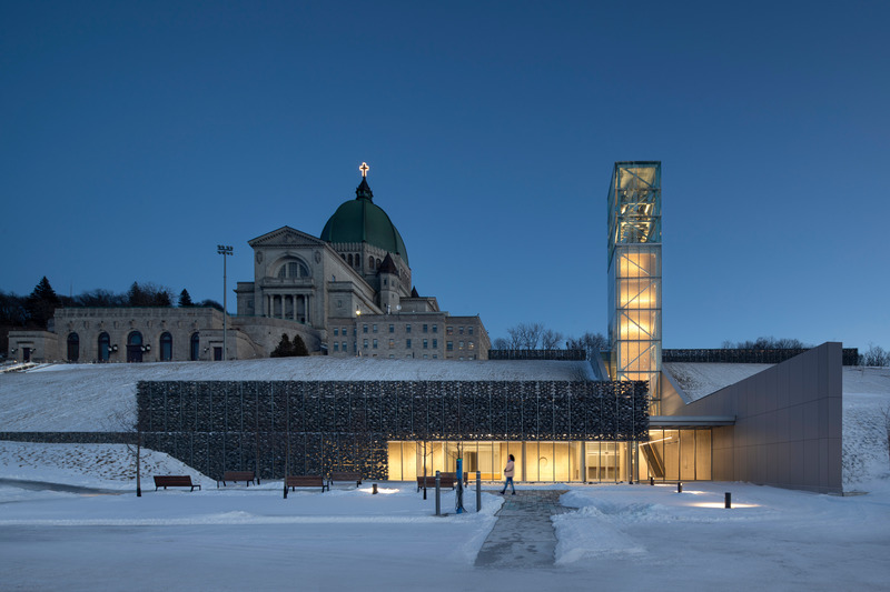 Dossier de presse | 865-63 - Communiqué de presse | Nouveau pavillon d’accueil de l’Oratoire Saint-Joseph : un ajout contemporain à l'un des sites culturels les plus fréquentés de Montréal - Lemay - Architecture institutionnelle - Crédit photo : Adrien Williams