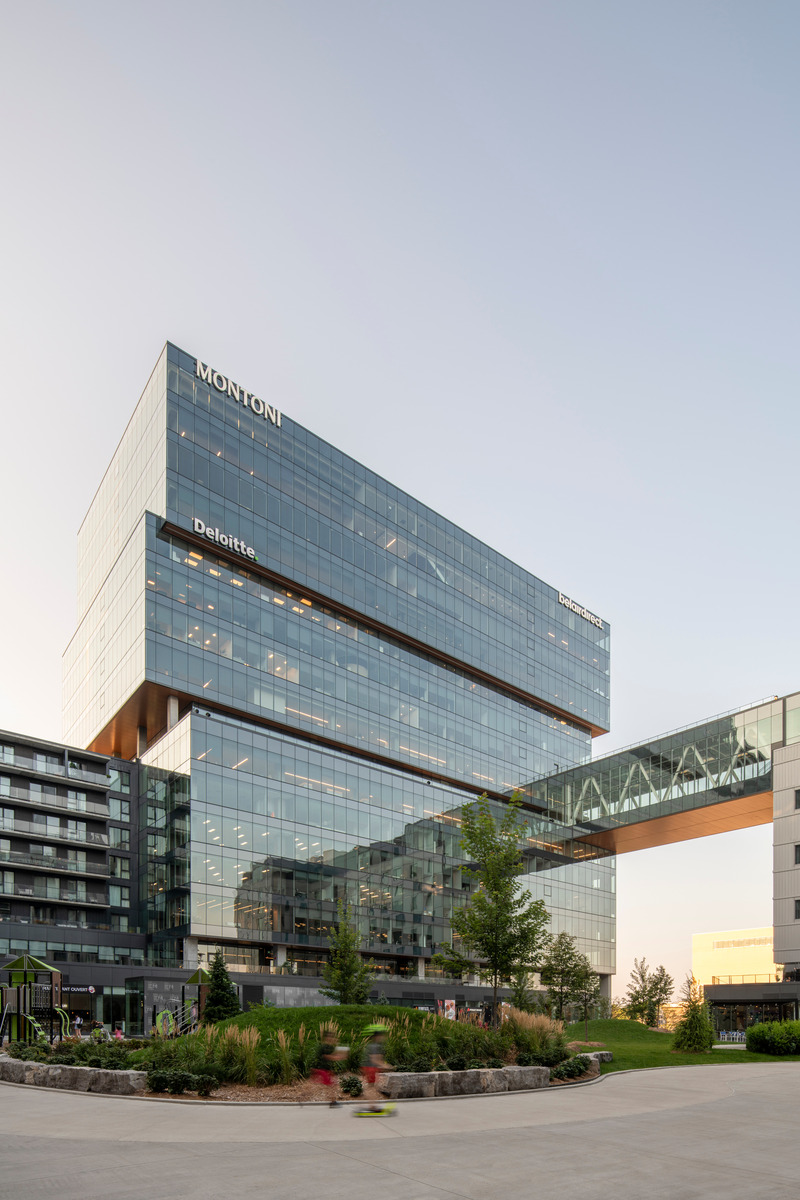 Dossier de presse | 1303-27 - Communiqué de presse | Espace Montmorency : un modèle de densification intelligente qui redéfinit le centre-ville de la couronne nord - Montoni, Fonds immobilier de solidarité FTQ & Sid Lee Architecture - Architecture résidentielle - Crédit photo : David Boyer