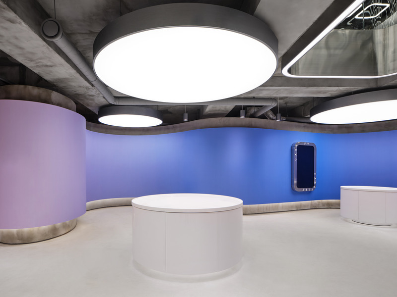 Dossier de presse | 611-47 - Communiqué de presse | Complètement Design 2025 : une édition sous le signe du processus créatif - Index-Design - Évènement + Exposition - Crosby Studios, Harry Nuriev, CASETiFY - Crédit photo : @In and out studio