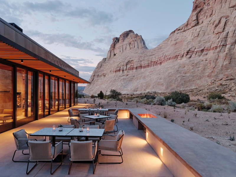 Dossier de presse | 2757-51 - Communiqué de presse | VITA Balances the Art of Contextual Design with the Stewardship of Place Shaping - VITA Planning & Landscape Architecture - Architecture de paysage -  <p class="">Camp Sarika at Amangiri (Main Tent): Located near three national parks—Zion, Bryce Canyon and Grand Canyon—this all-season, all-weather camp features a main tent that houses a shared lounge, restaurant (as shown) and pool area. </p>  - Crédit photo :  Image Courtesy of Amangiri 