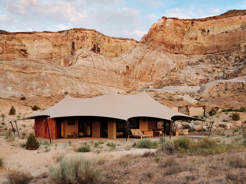 Dossier de presse | 2757-51 - Communiqué de presse | VITA Balances the Art of Contextual Design with the Stewardship of Place Shaping - VITA Planning & Landscape Architecture - Architecture de paysage -   Camp Sarika at Amangiri (Private Pavilion): <p class="">VITA's mindful approach to master planning and landscape architecture resulted in a back-to-nature atmosphere that provides the perfect context for the architectural structures.</p>  - Crédit photo :  Image Courtesy of Amangiri 