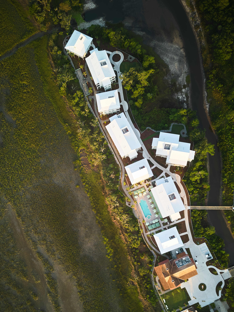 Dossier de presse | 2757-51 - Communiqué de presse | VITA Balances the Art of Contextual Design with the Stewardship of Place Shaping - VITA Planning & Landscape Architecture - Architecture de paysage -  <p class="">Kiawah River (Aerial): Located on John’s Island in South Carolina, this stunning 2,000 acre property has been envisioned by VITA as a waterfront and village community for a wellness-centered lifestyle in tune with an environmental focus.</p> - Crédit photo : Image Courtesy of Kiawah River