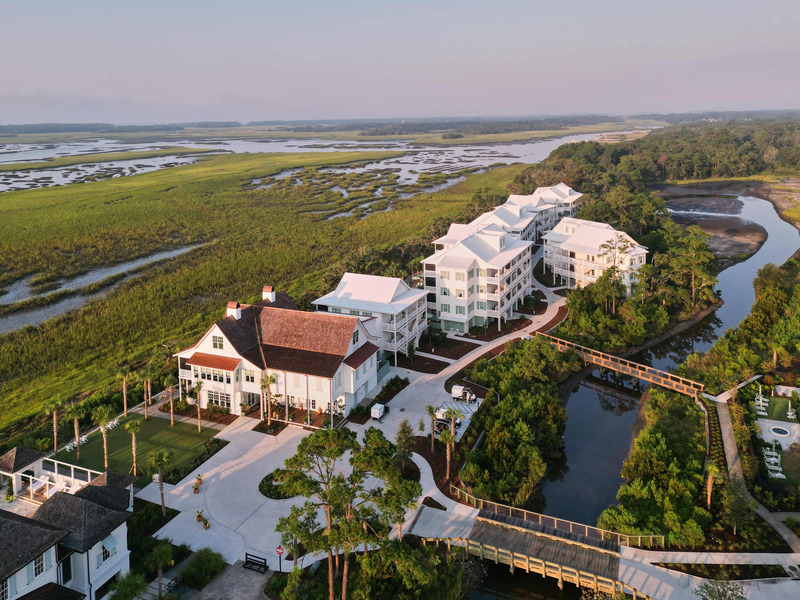 Dossier de presse | 2757-51 - Communiqué de presse | VITA Balances the Art of Contextual Design with the Stewardship of Place Shaping - VITA Planning & Landscape Architecture - Architecture de paysage -  <p class="">Kiawah River (Bridges): VITA's masterplan features distinct neighborhoods—including the Main Street Village with its collection of local shops, a spa and a boutique hotel, The Dunlin, Auberge Resorts—connected by a network of trails, bridges and shared amenities.</p>  - Crédit photo : Image Courtesy of Kiawah River