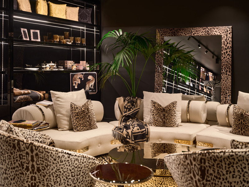 Press kit | 5174-07 - Press release | Maison Territo: An Immersive Journey into Italian Luxury at Royalmount - Maison Territo & blanchette archi.design - Commercial Architecture - Dolce&amp;Gabbana Casa - Photo credit: Phil Bernard