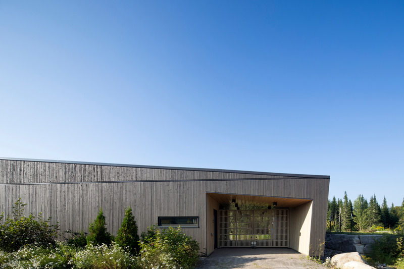 Dossier de presse | 2263-15 - Communiqué de presse | Camp Mercier : un nouveau pavillon enraciné dans le paysage laurentien - Anne Carrier Architectes - Architecture institutionnelle - Crédit photo : Adrien Williams
