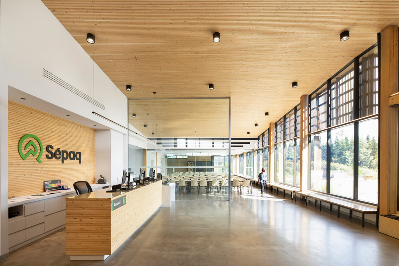 Dossier de presse | 2263-15 - Communiqué de presse | Camp Mercier : un nouveau pavillon enraciné dans le paysage laurentien - Anne Carrier Architectes - Architecture institutionnelle - Crédit photo : Adrien Williams