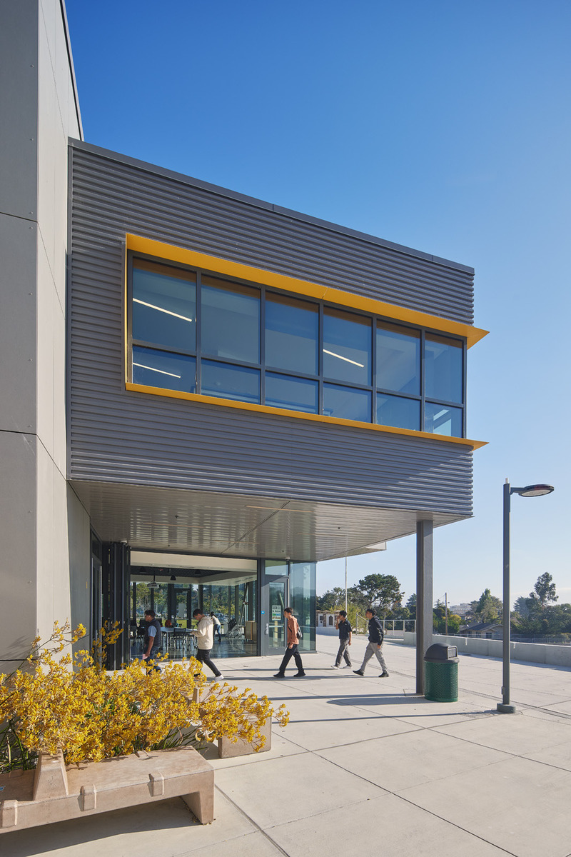 Press kit | 2757-52 - Press release | CAW Architects’ Newest Educational Designs  Shape the Future of California Schools - CAW Architects - Commercial Architecture -  Monterey High School Science Innovation Center   - Photo credit:  Bruce Damonte 