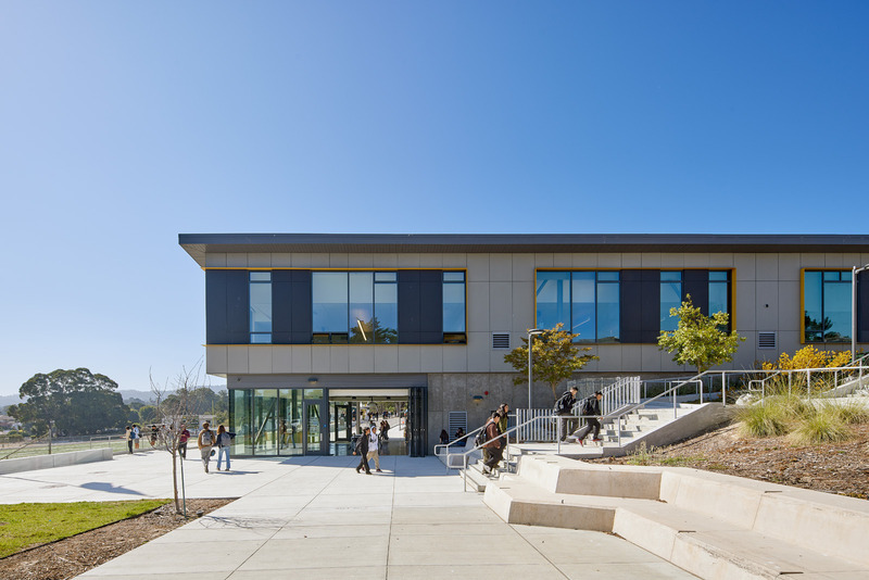 Press kit | 2757-52 - Press release | CAW Architects’ Newest Educational Designs  Shape the Future of California Schools - CAW Architects - Commercial Architecture - Monterey High School Science Innovation Center  - Photo credit: Bruce Damonte