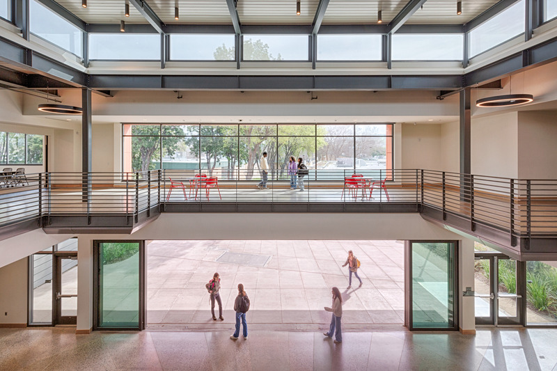 Press kit | 2757-52 - Press release | CAW Architects’ Newest Educational Designs  Shape the Future of California Schools - CAW Architects - Commercial Architecture -  Silver Creek High School  - Photo credit: Marco Zecchin