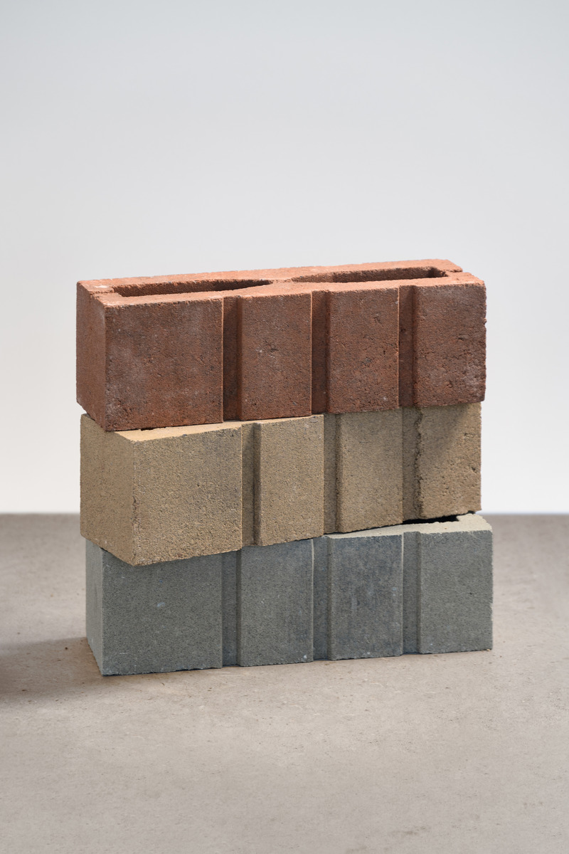 Press kit | 1387-15 - Press release | Toward Carbon Neutrality: An Innovative Design Partnership Launches a More Sustainable Concrete Brick - NEUF + Webster + Permacon - Product -  DUAL Concrete brick, Metric Jumbo format, Zurich / Petra / Belfast colours  - Photo credit: NEUF architect(e)s