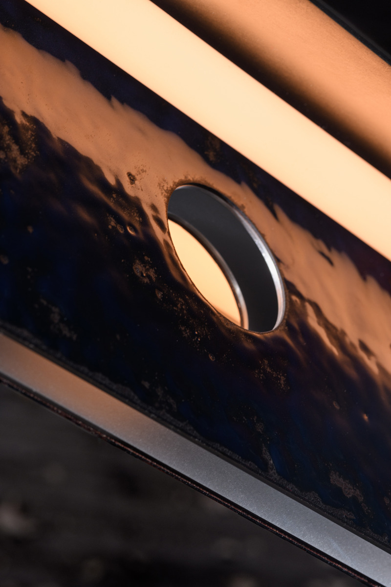 Press kit | 1619-11 - Press release | Lambert & Fils Dives into the Bold and Explosive Universe of South Korean Designer Kwangho Lee - Lambert & Fils - Lighting Design - Bolda 51, bluish black enamel finish - Photo credit: Arseni Khamzin