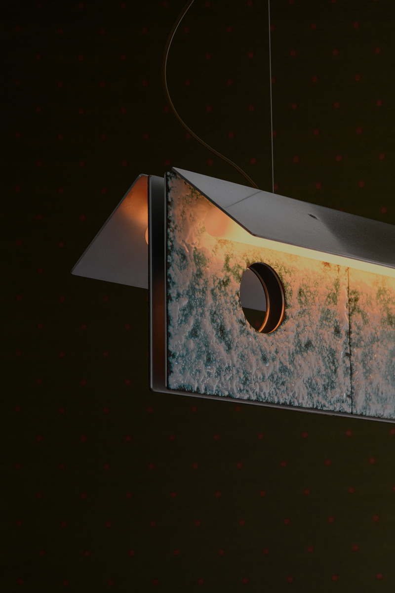 Press kit | 1619-11 - Press release | Lambert & Fils Dives into the Bold and Explosive Universe of South Korean Designer Kwangho Lee - Lambert & Fils - Lighting Design - Bolda 51, suspension, titanium white enamel finish. - Photo credit: Arseni Khamzin