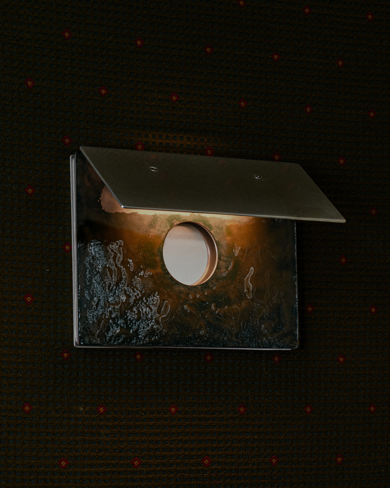 Press kit | 1619-11 - Press release | Lambert & Fils Dives into the Bold and Explosive Universe of South Korean Designer Kwangho Lee - Lambert & Fils - Lighting Design - Bolda 53, wall, steel grey enamel finish. - Photo credit: Arseni Khamzin