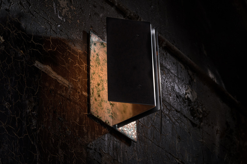 Press kit | 1619-11 - Press release | Lambert & Fils Dives into the Bold and Explosive Universe of South Korean Designer Kwangho Lee - Lambert & Fils - Lighting Design - Bolda 52, wall, titanium white enamel finish. - Photo credit: Arseni Khamzin