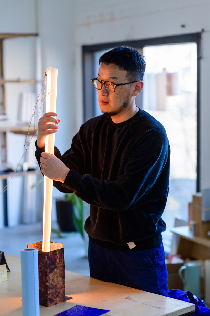 Press kit | 1619-11 - Press release | Lambert & Fils Dives into the Bold and Explosive Universe of South Korean Designer Kwangho Lee - Lambert & Fils - Lighting Design - The creative workshop in March 2024 at Lambert &amp; Fils fosters a dynamic dialogue where tradition meets innovation. - Photo credit: Arseni Khamzin